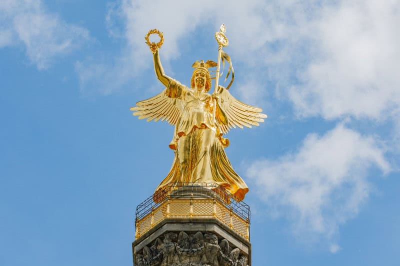 Close-up of the gilded bronze figure of Victoria on the capital of the Berlin Victory Column
